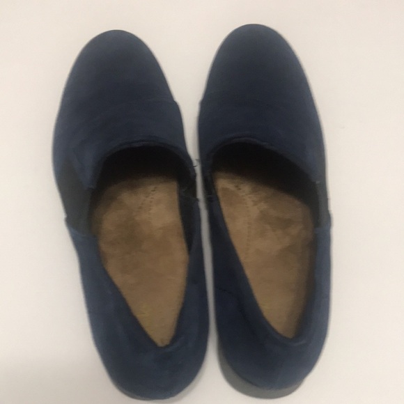 𝅺Clarks Artisan collection blue suede slip on shoes size 7 1/2 medium - Picture 4 of 10